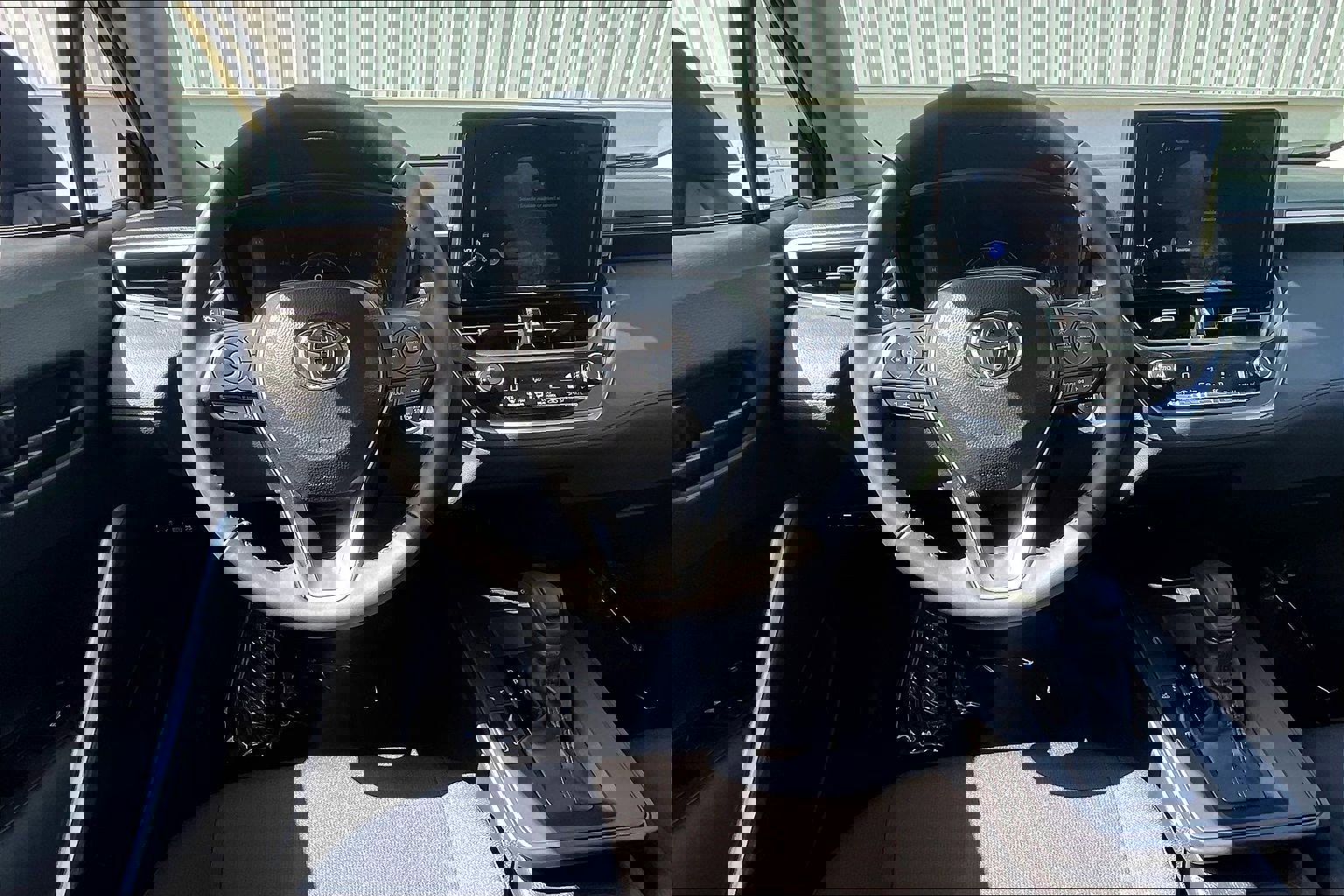 Used 2026 Toyota Corolla Cross LE image 6