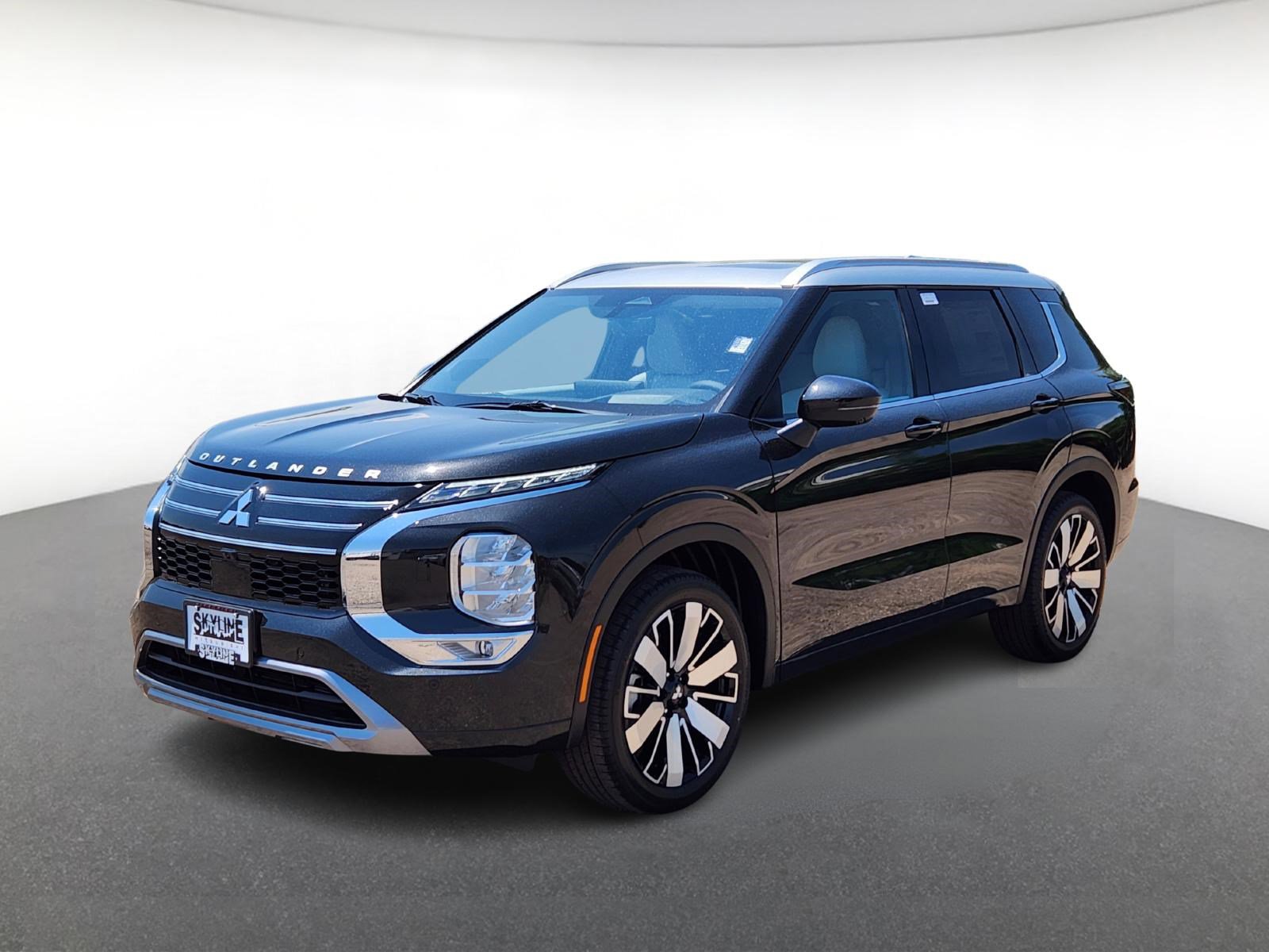 New 2025 Mitsubishi Outlander AWD image 2