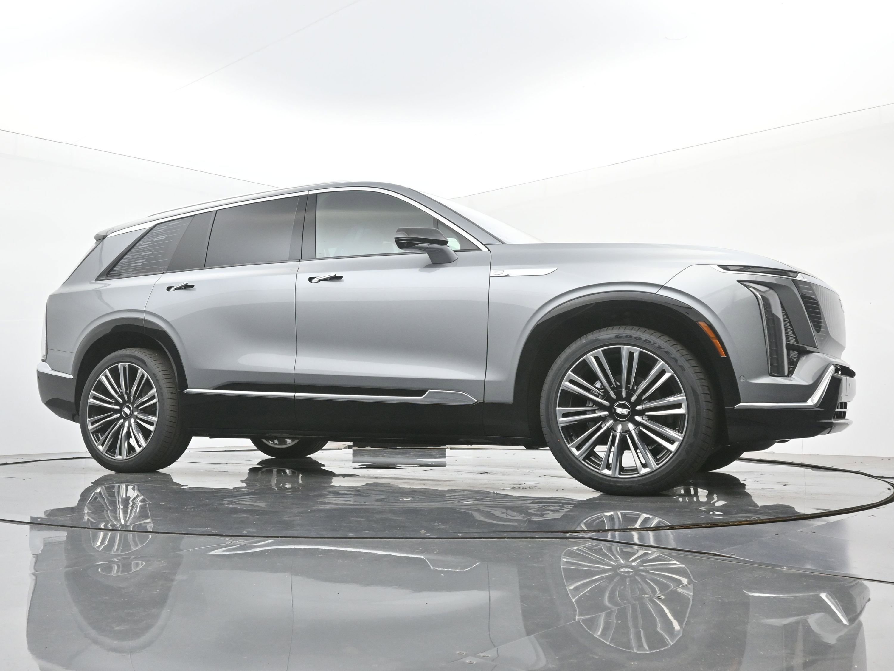 New 2026 Cadillac Vistiq Premium Luxury w/ LPO, Floor Liner Package image 21