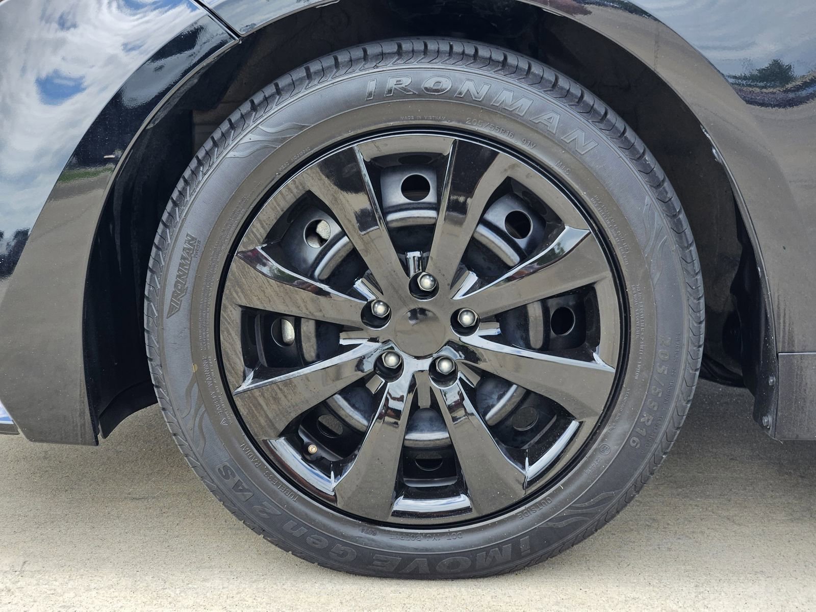 Used 2024 Toyota Corolla LE FWD image 12