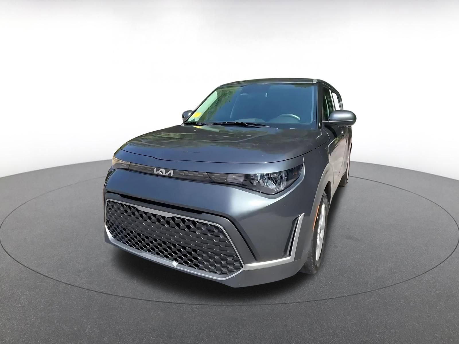 Used 2025 Kia Soul LX w/ LX Technology Package FWD image 7