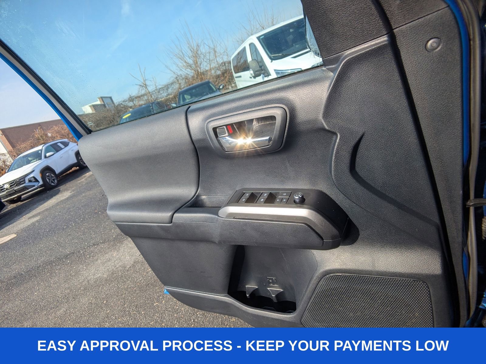 Used 2017 Toyota Tacoma TRD Off-Road w/ Tow Package (A/T) image 31