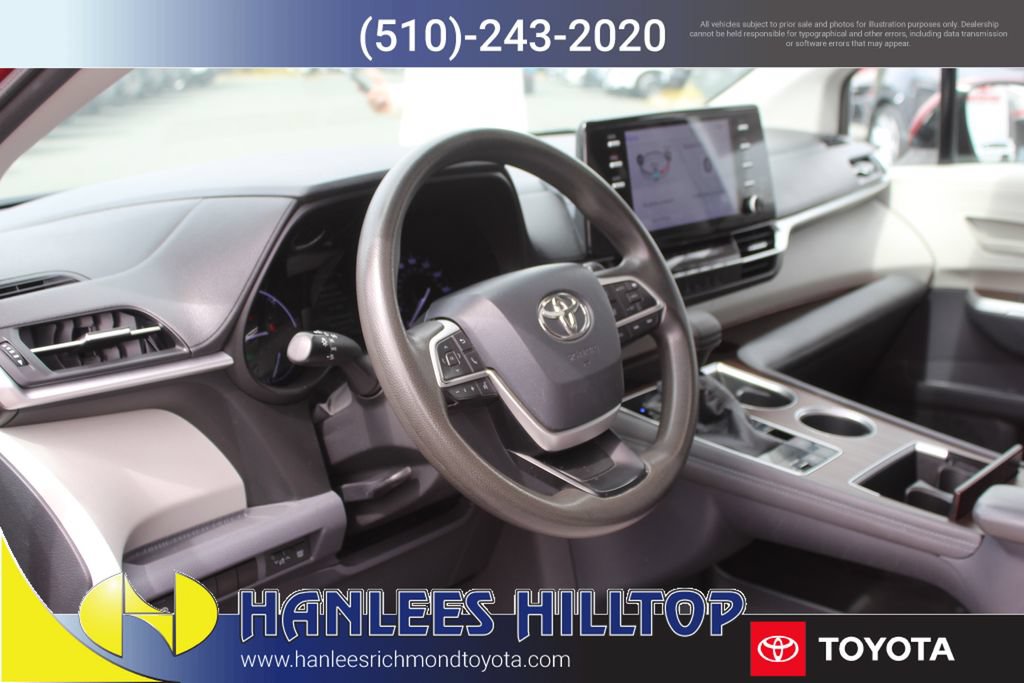 Used 2021 Toyota Sienna LE w/ LE Plus Package FWD image 11