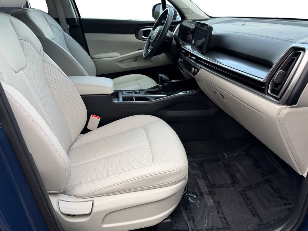 Used 2025 Kia Sorento S AWD/4WD image 8