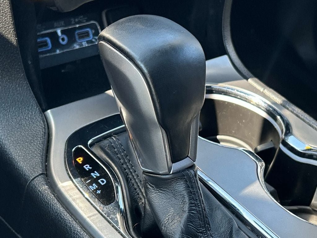 Used 2021 Jeep Grand Cherokee Laredo X AWD/4WD image 25
