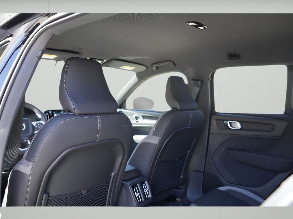 New 2025 Volvo EX40 Core w/ Climate Package image 20