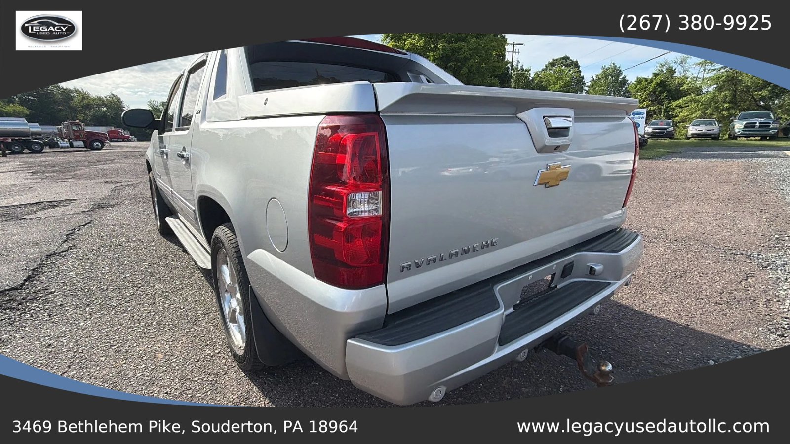 Used 2012 Chevrolet Avalanche LTZ AWD/4WD image 9