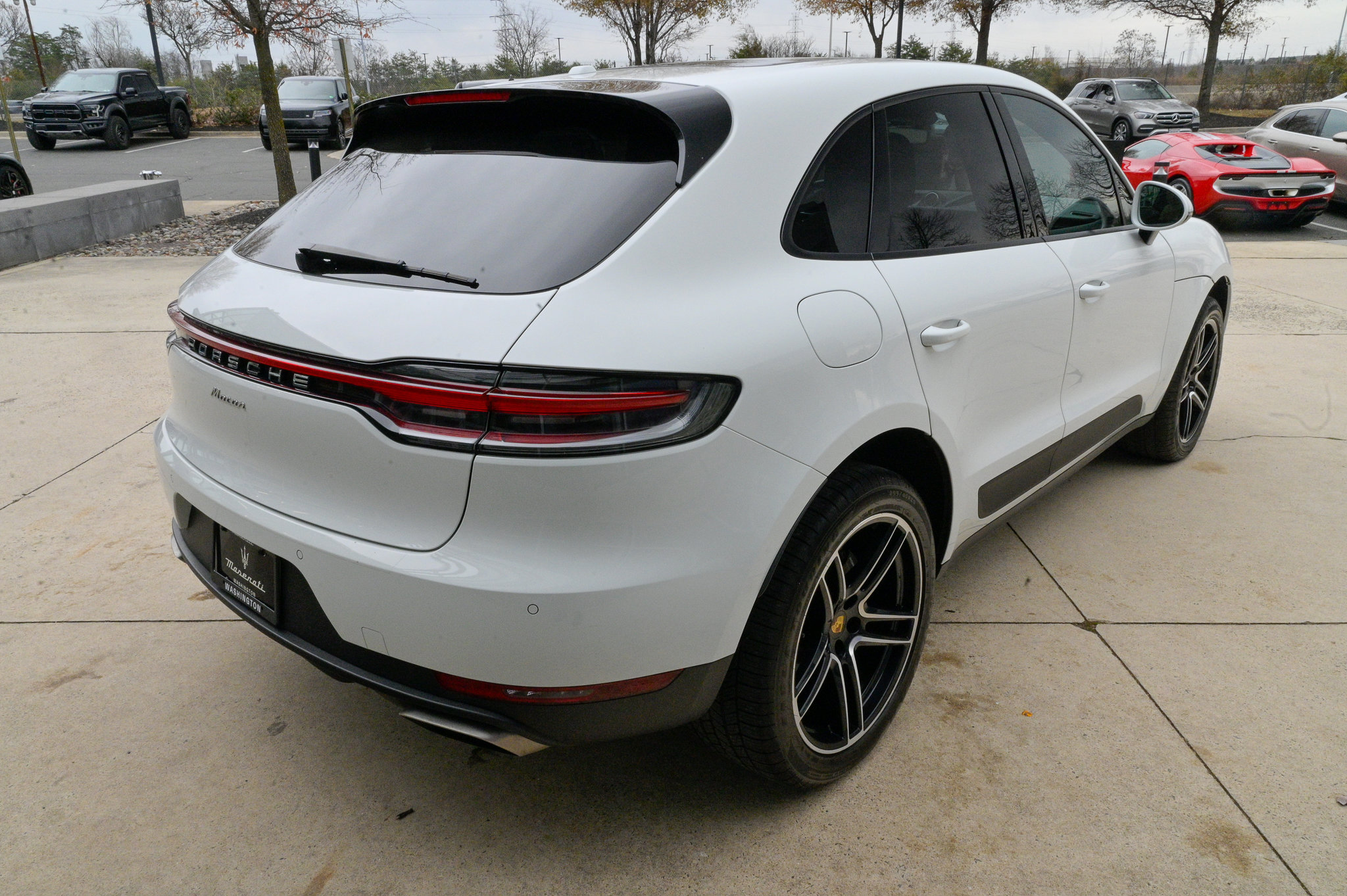 Used 2020 Porsche Macan image 5