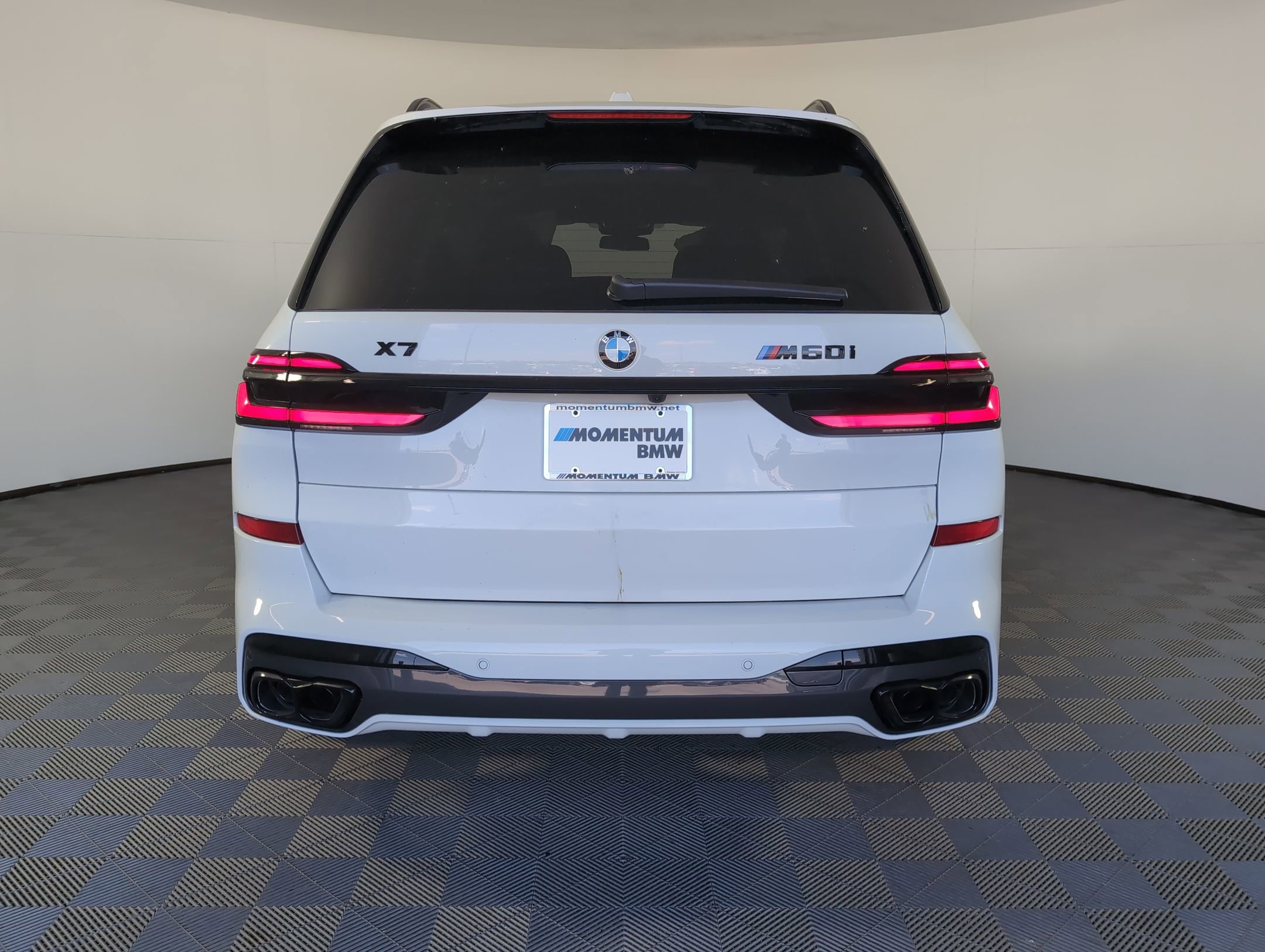 New 2026 BMW X7 M60i image 8