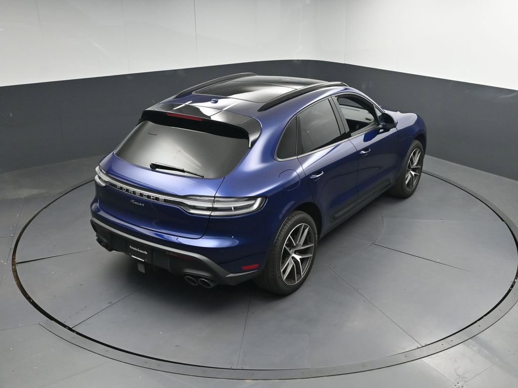 Used 2025 Porsche Macan AWD/4WD image 38