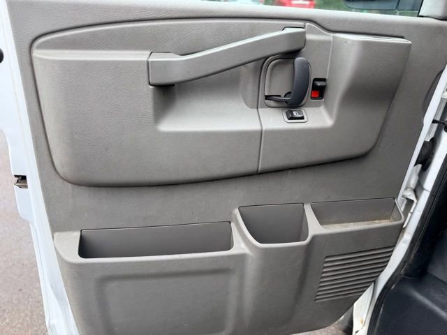 Used 2018 Chevrolet Express 2500 w/ Driver Convenience Package RWD image 14