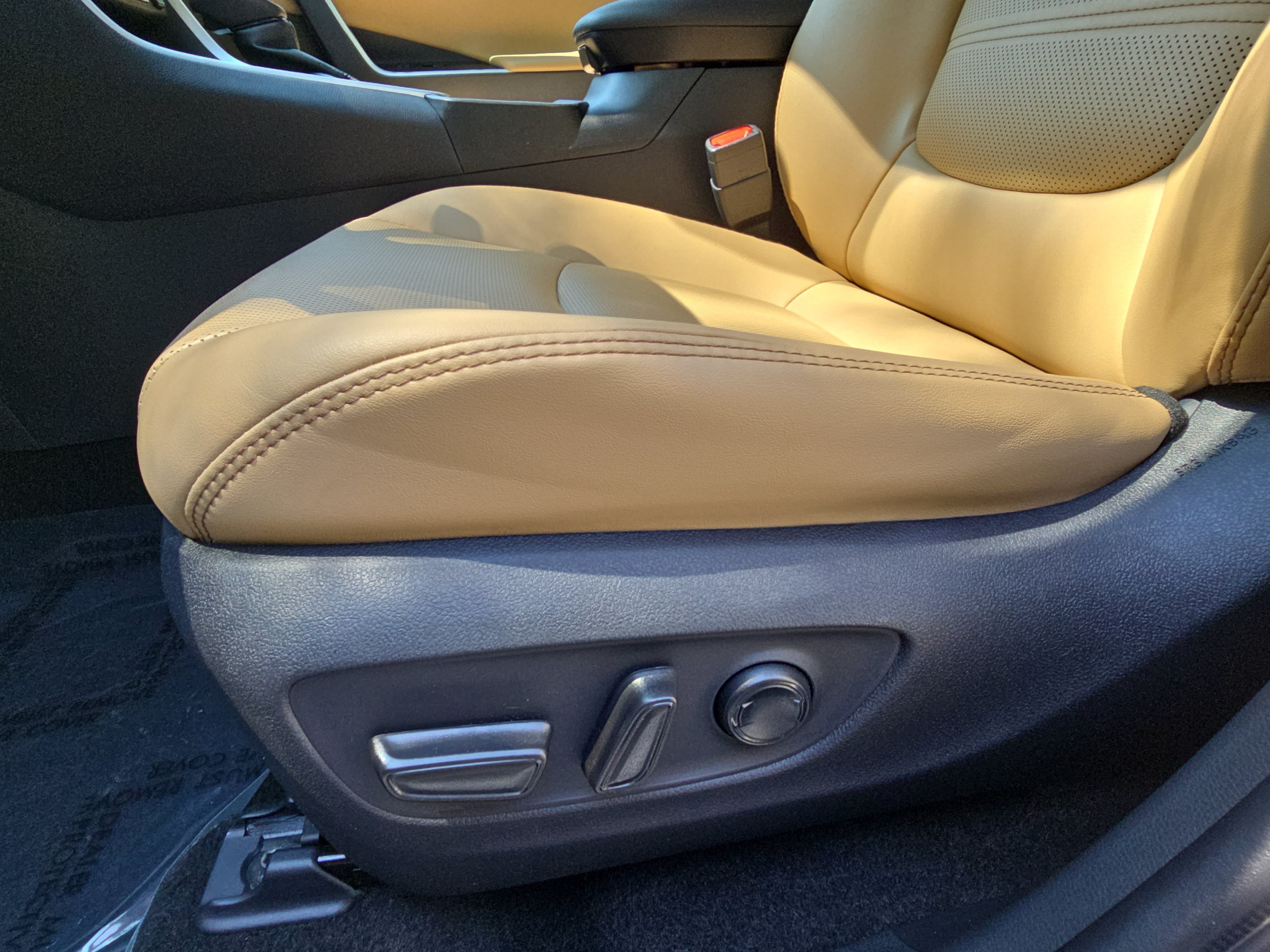 Used 2024 Toyota RAV4 Limited w/ Advanced Technology Package FWD image 30