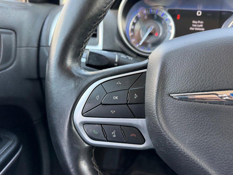Used 2018 Chrysler 300 Touring AWD/4WD image 11