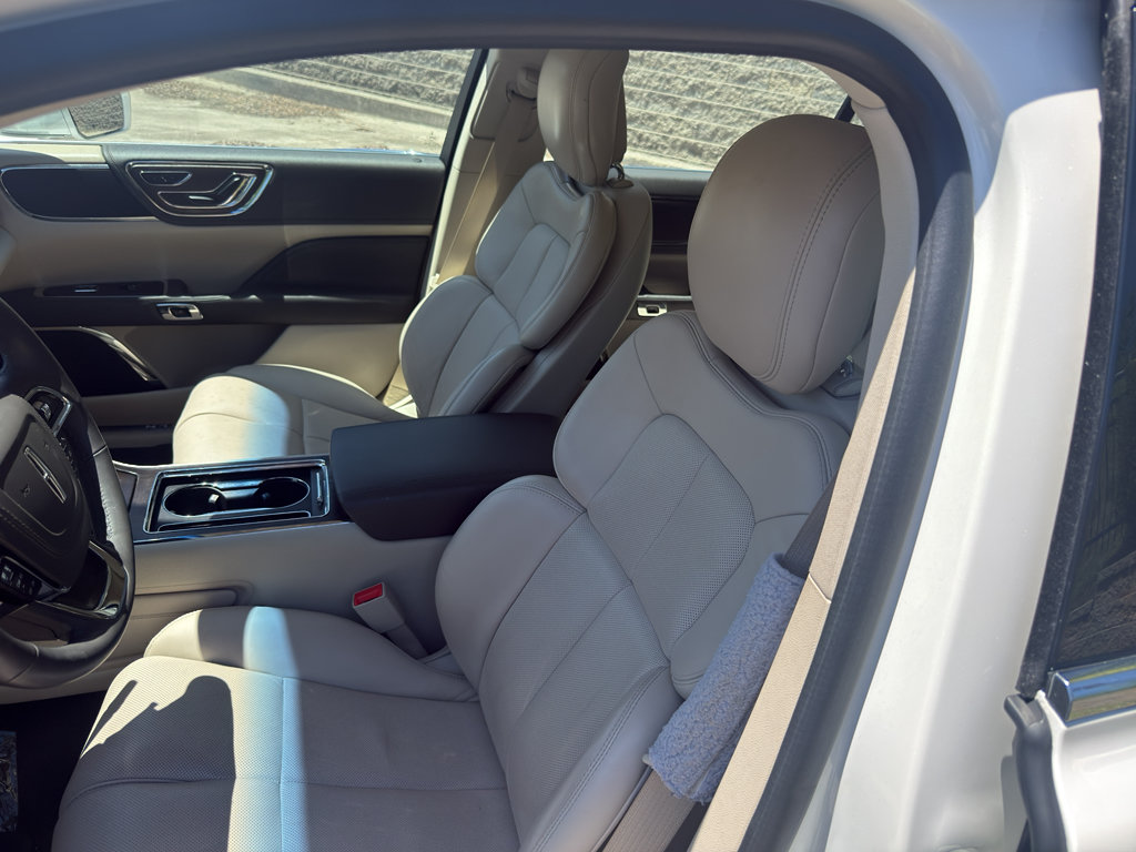 Used 2018 Lincoln Continental Select w/ Continental Climate Package AWD/4WD image 10