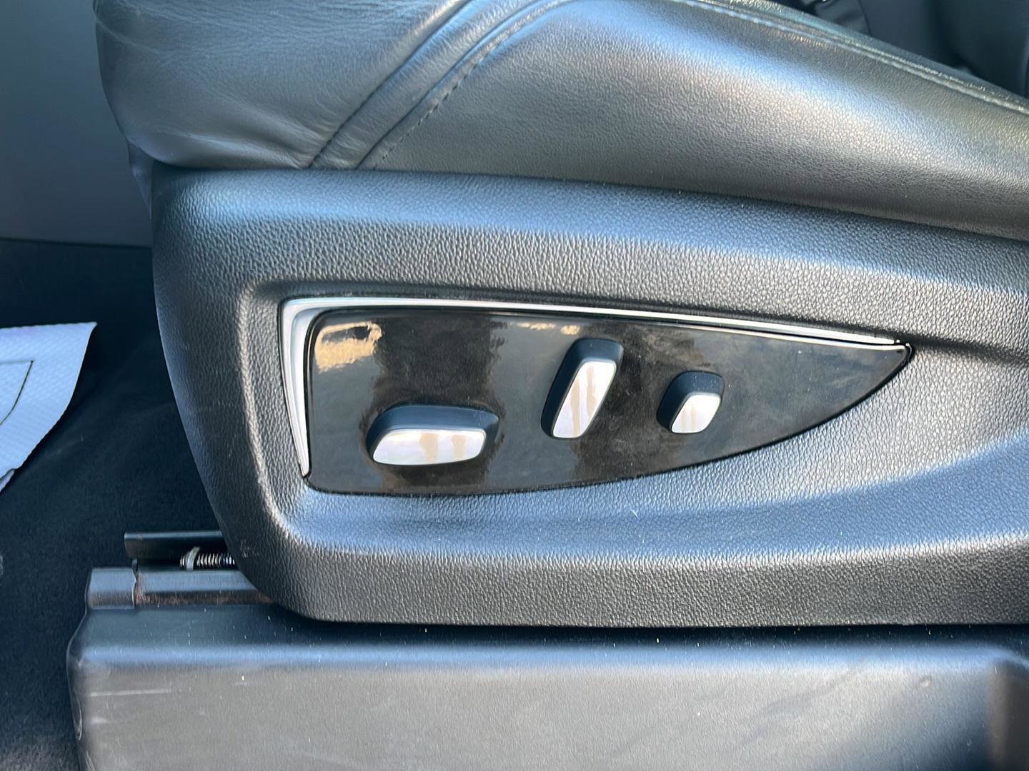 Used 2020 Cadillac Escalade ESV Luxury image 25