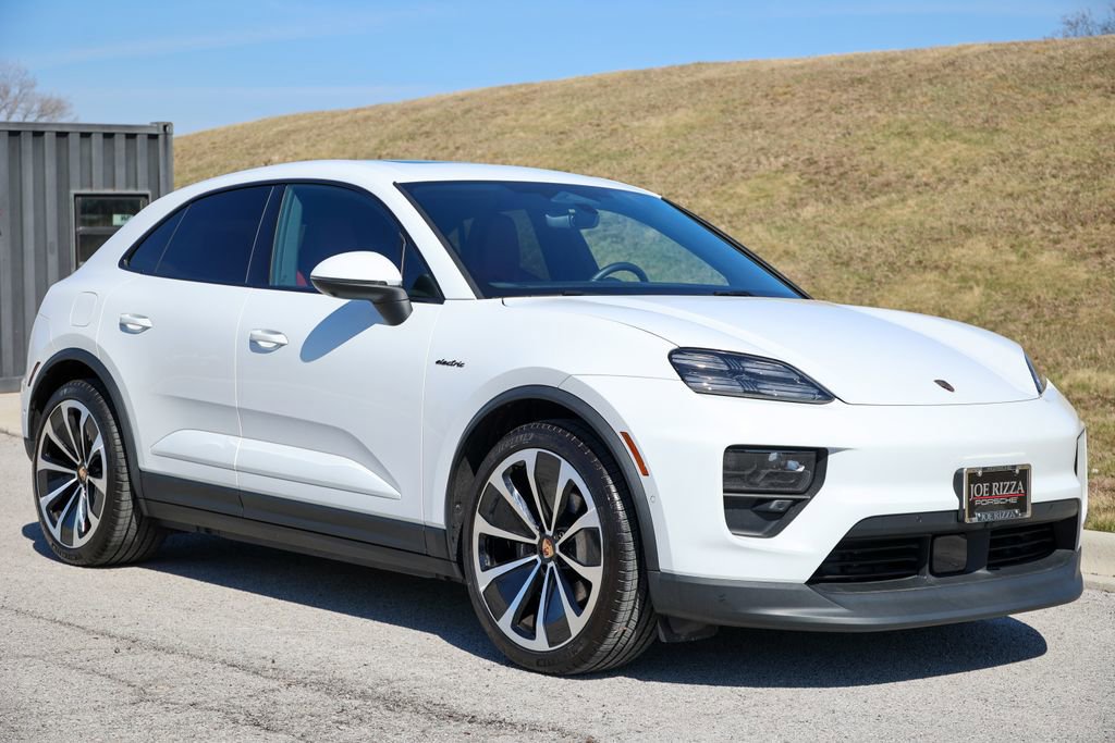Certified 2025 Porsche Macan 4 Electric image 21