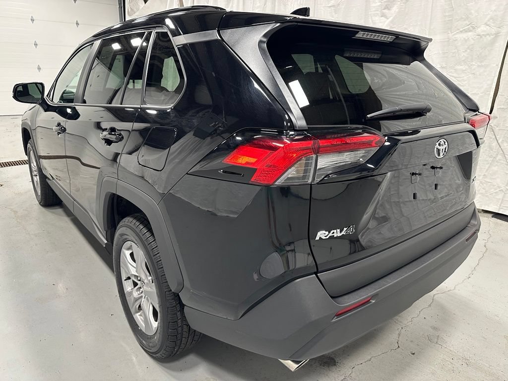 Used 2025 Toyota RAV4 XLE FWD image 5