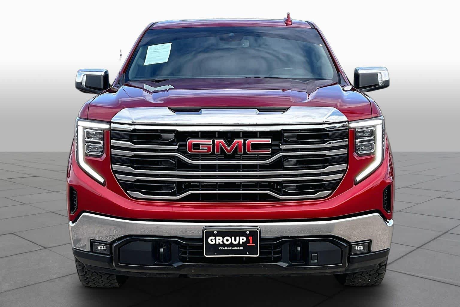 Used 2023 GMC Sierra 1500 SLT AWD/4WD image 3