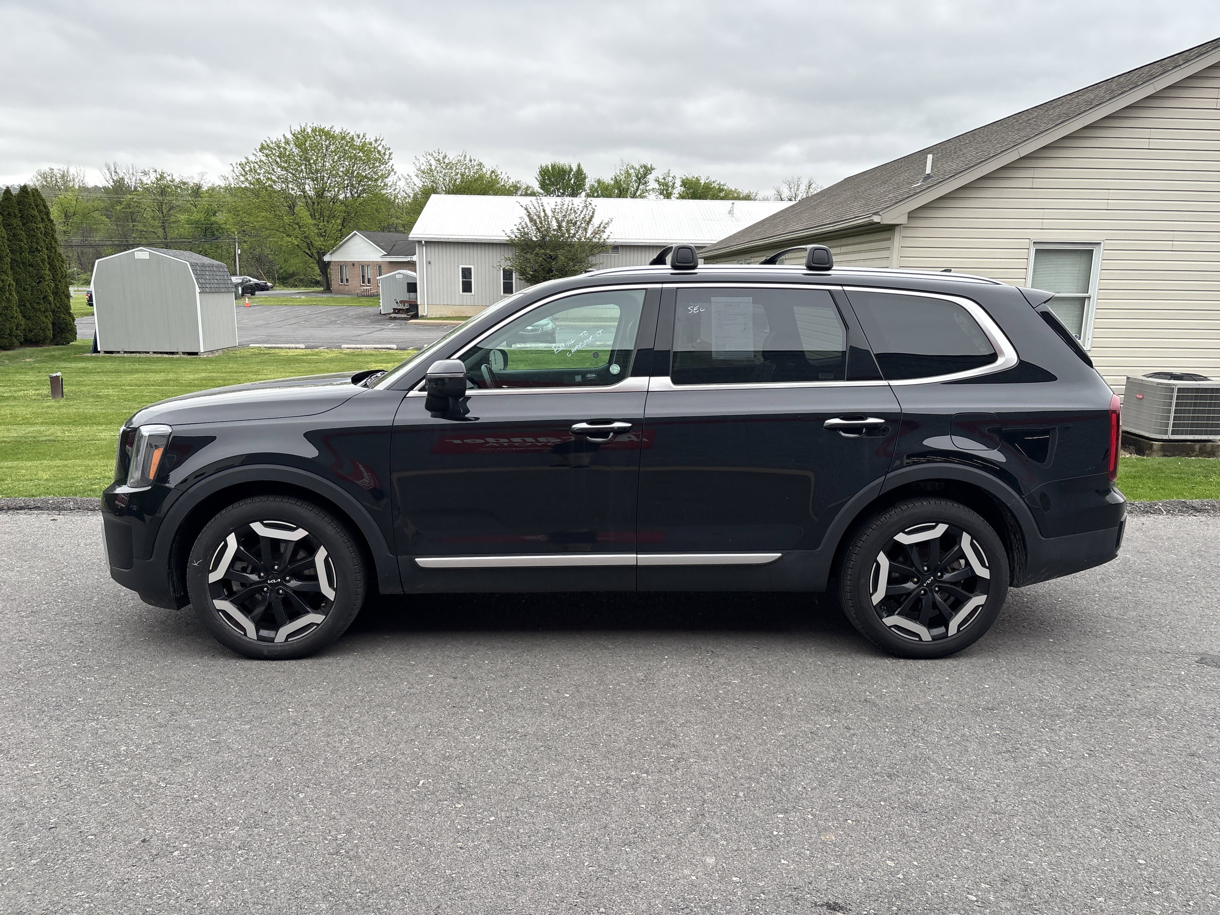 Used 2025 Kia Telluride S AWD/4WD image 6