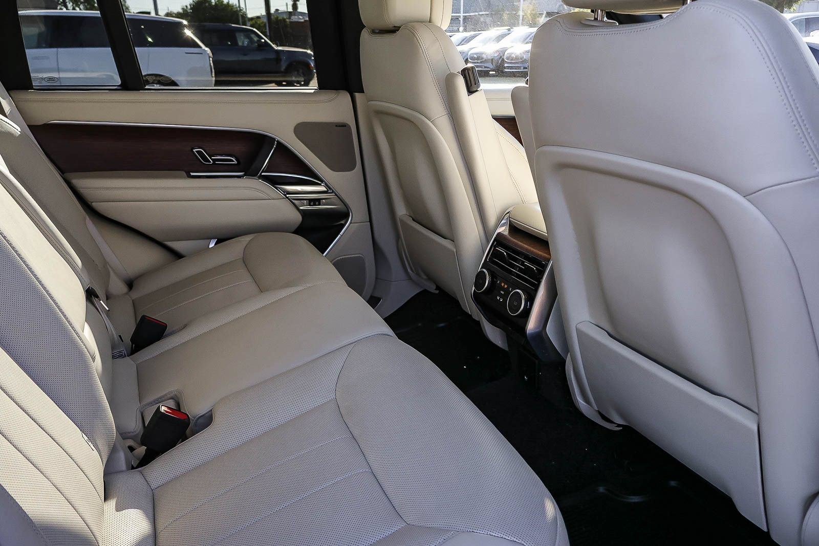 Certified 2023 Land Rover Range Rover SE AWD/4WD image 19