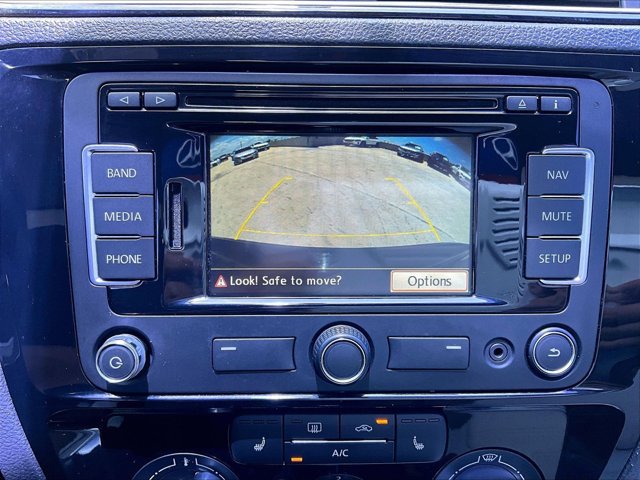 Used 2015 Volkswagen Jetta Sport FWD image 23