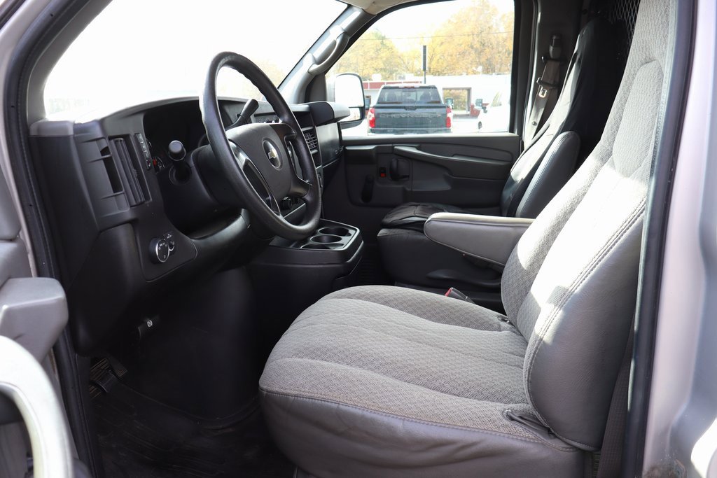 Used 2009 Chevrolet Express 1500 image 7