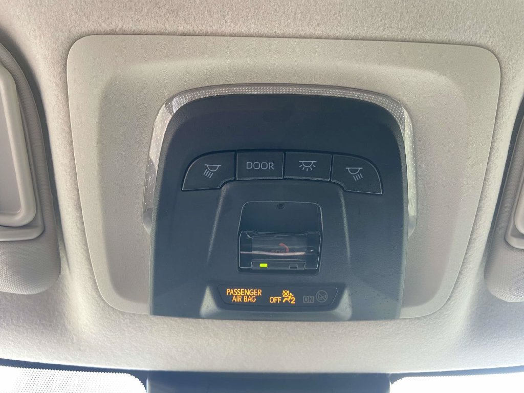Used 2025 Toyota Corolla LE FWD image 28