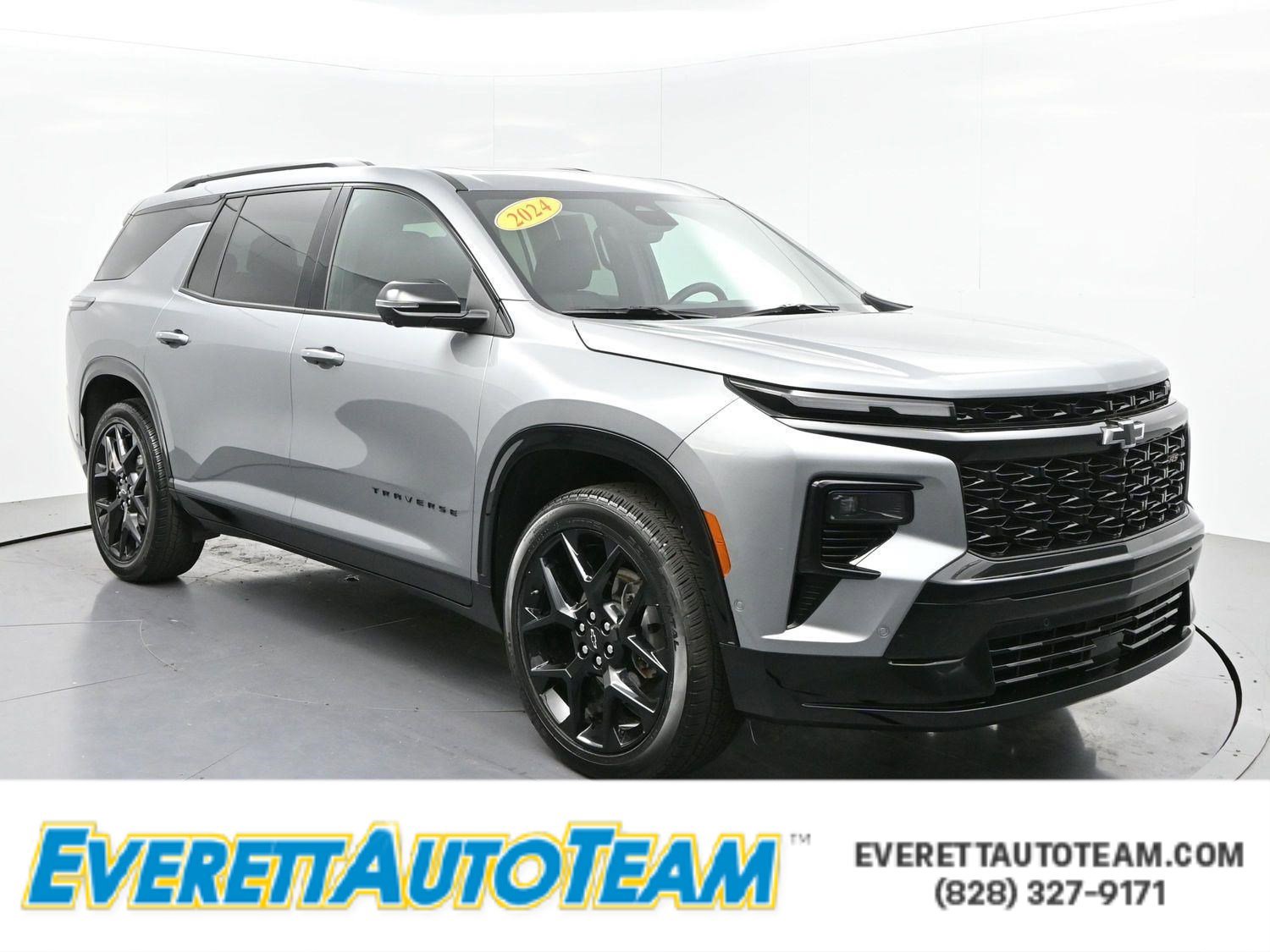 Used 2024 Chevrolet Traverse RS w/ LPO, Floor Liner Package image 1