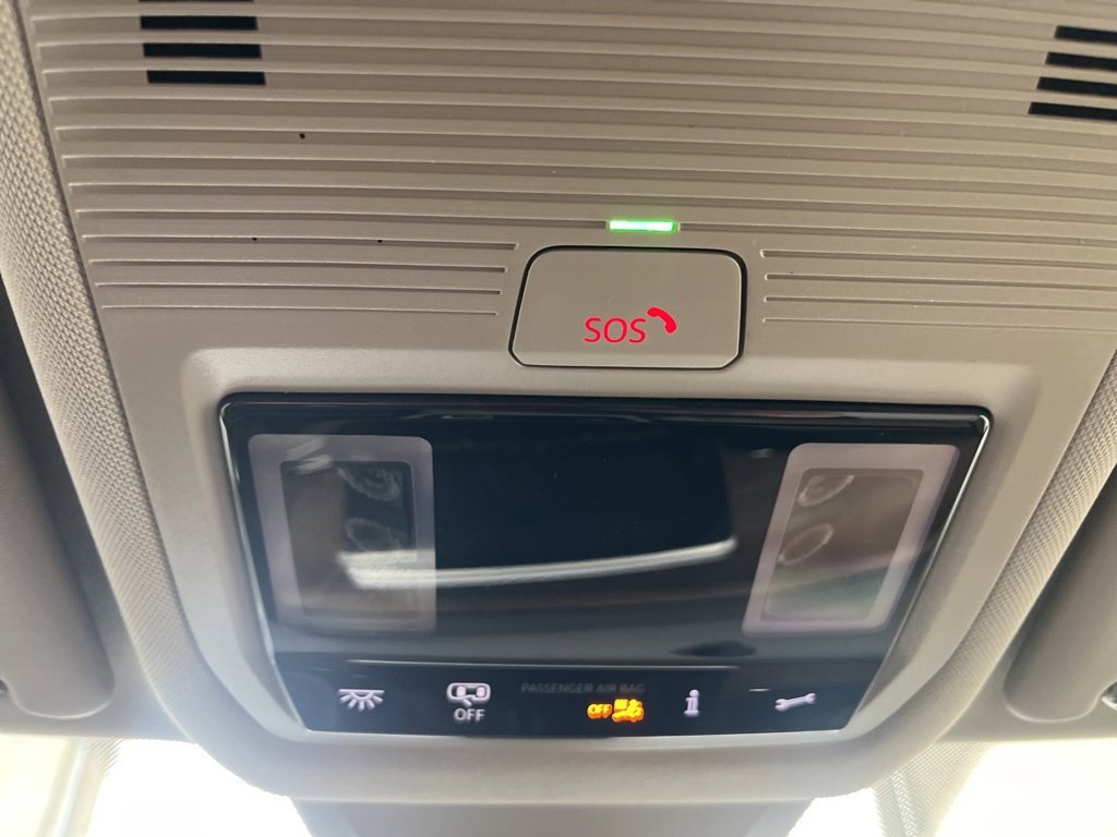 Certified 2025 Volkswagen Atlas SE image 23