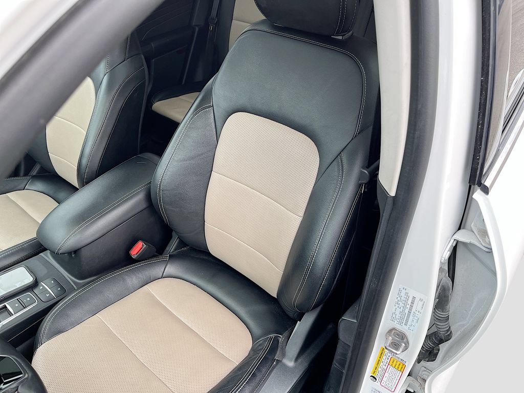 Used 2022 Ford Escape Titanium w/ Titanium Elite Package AWD/4WD image 22