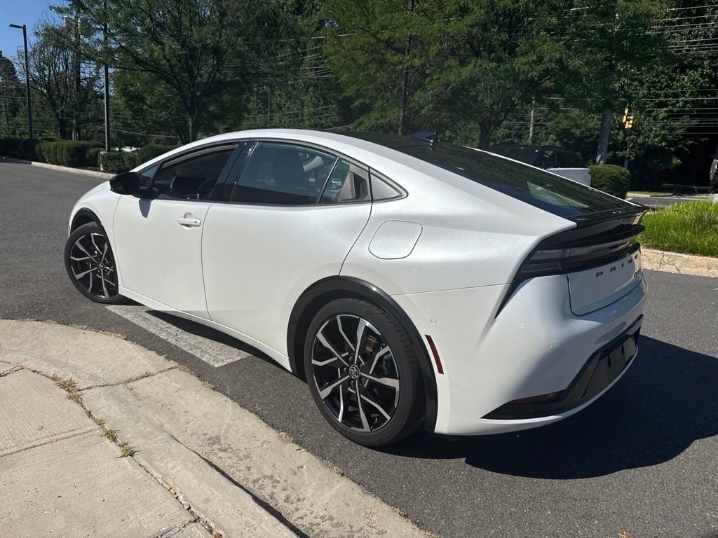 Used 2023 Toyota Prius Prime Premium w/ Advanced Technology Package FWD image 5