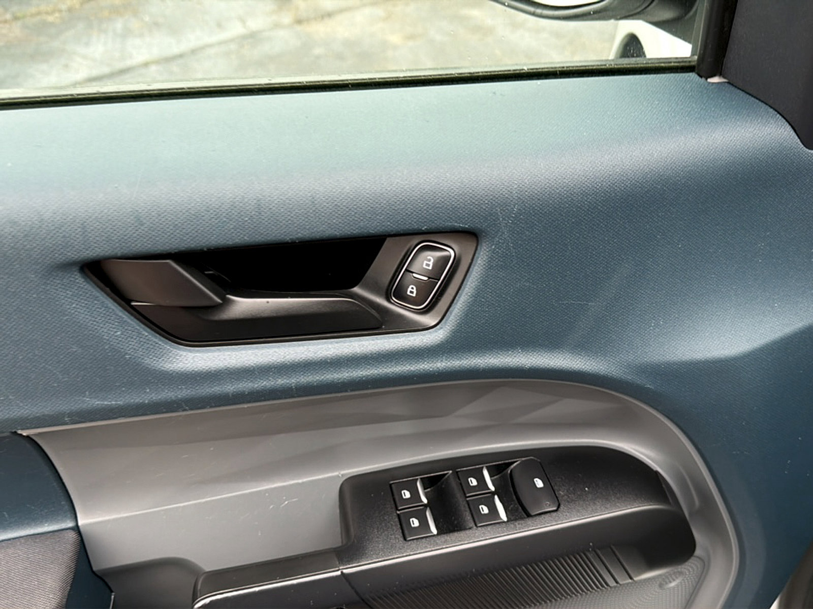 Used 2022 Ford Maverick XL FWD image 13