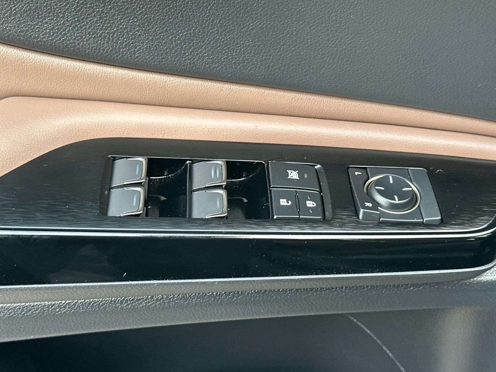 Used 2025 Lexus ES 350 image 11