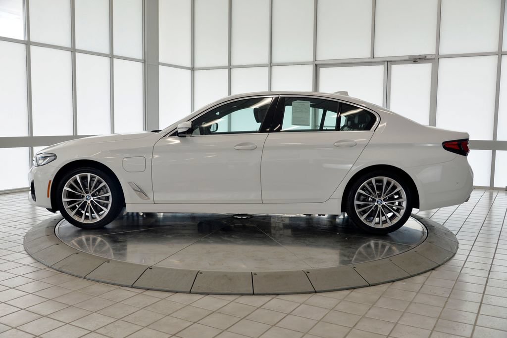 Used 2021 BMW 530e xDrive AWD/4WD image 5