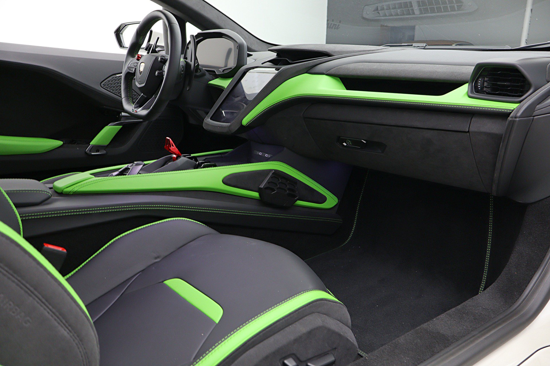 Used 2026 Lamborghini Temerario AWD/4WD image 35