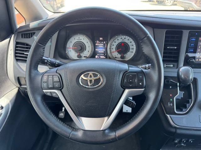 Used 2015 Toyota Sienna SE FWD image 20