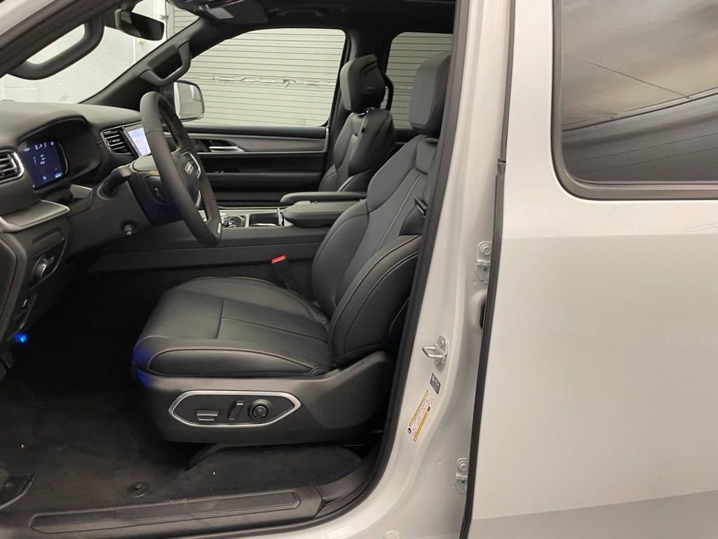 New 2026 Jeep Grand Wagoneer L 4WD image 18