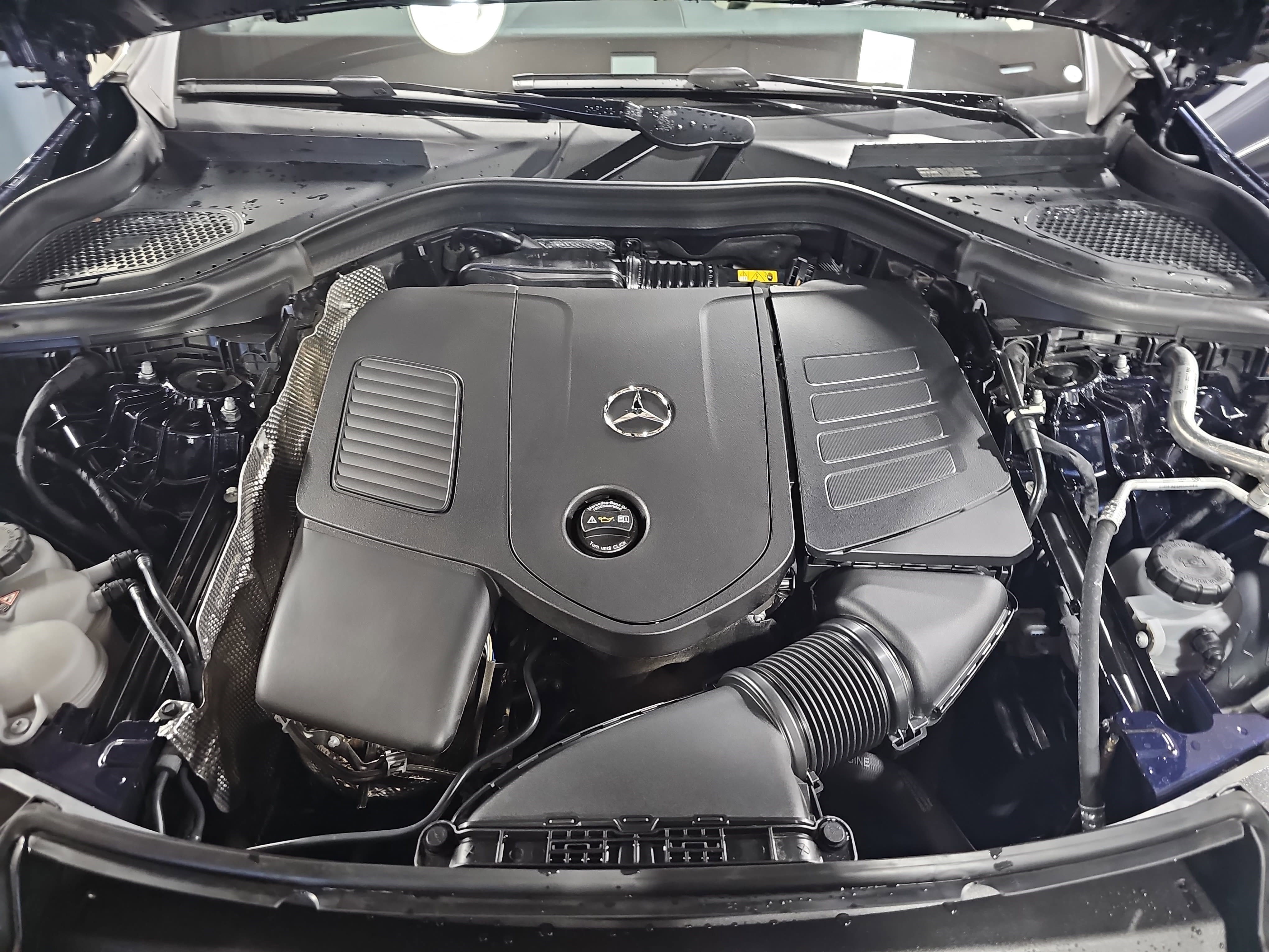 Certified 2024 Mercedes-Benz GLC 300 4MATIC image 33