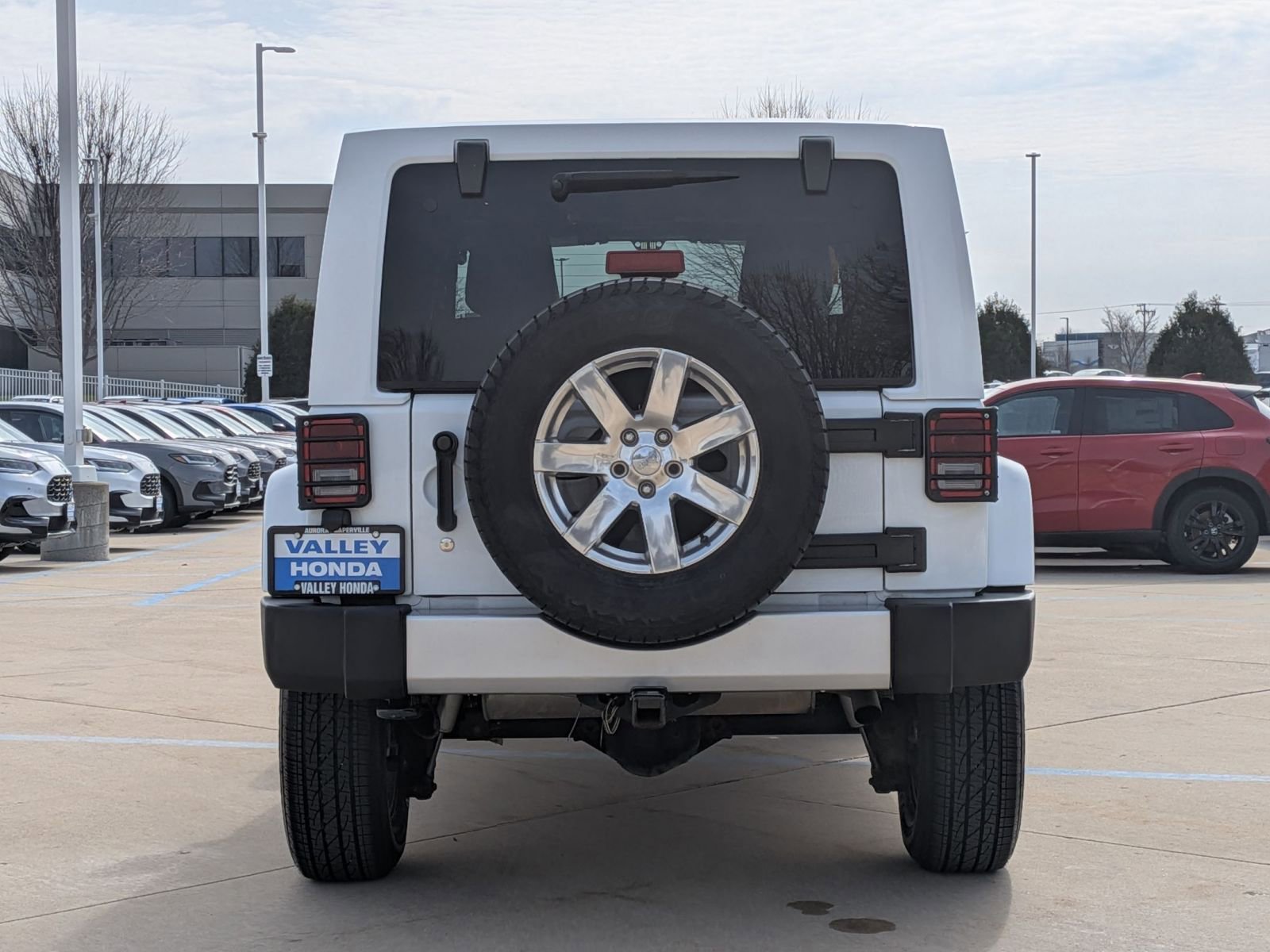 Used 2017 Jeep Wrangler Unlimited Sahara w/ Connectivity Group image 8