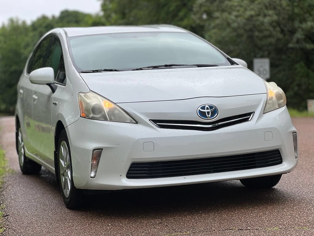 Used 2012 Toyota Prius V Two FWD image 4