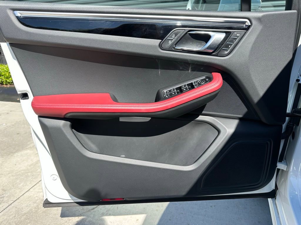 Certified 2023 Porsche Macan S image 20