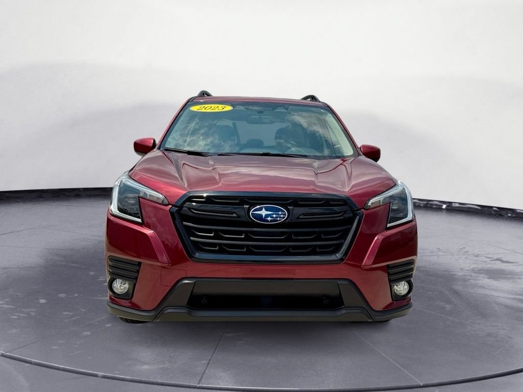 Used 2023 Subaru Forester Premium AWD/4WD image 2