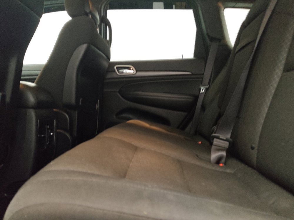 Used 2020 Jeep Grand Cherokee Laredo RWD image 18