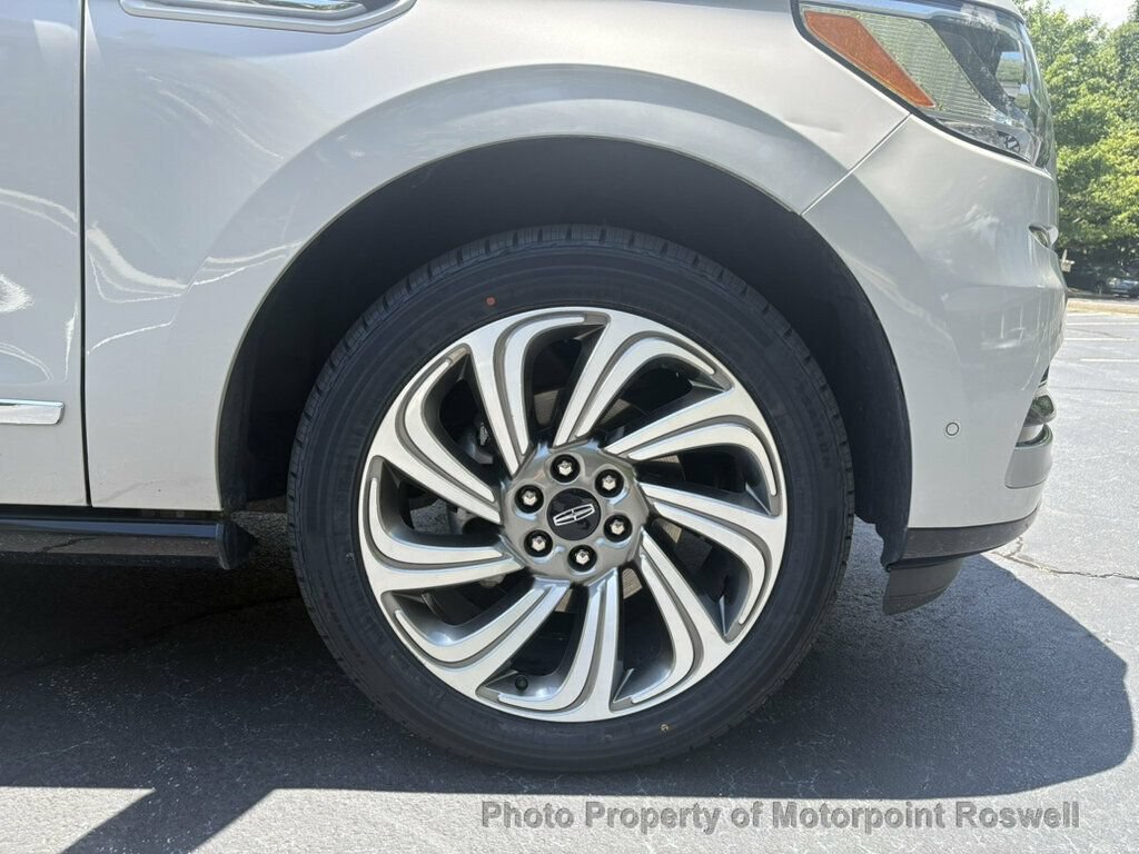 Used 2022 Lincoln Navigator Reserve AWD/4WD image 22