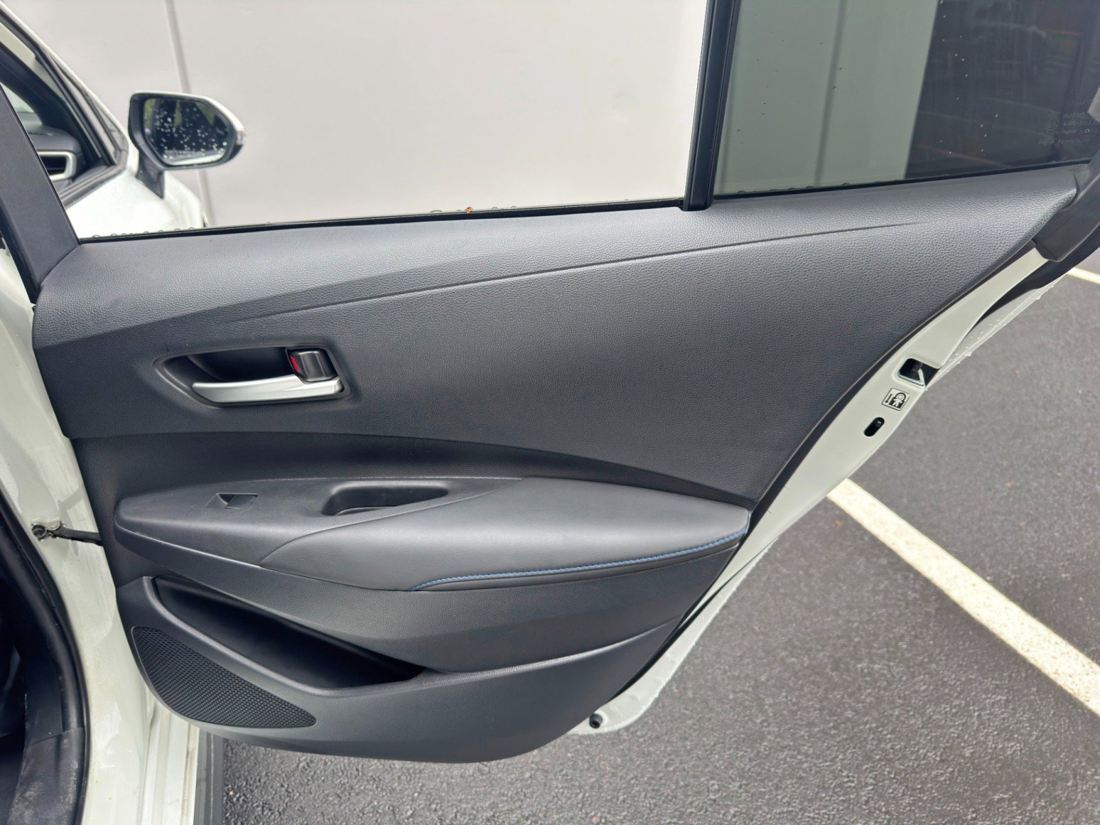 Used 2021 Toyota Corolla SE w/ SE Premium Package FWD image 40