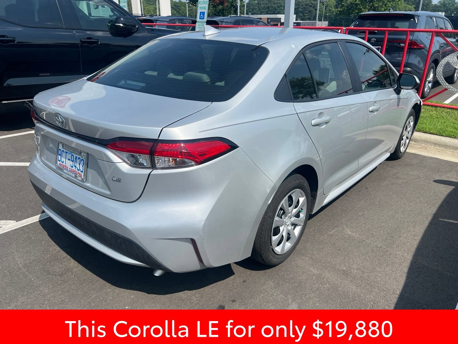 Used 2020 Toyota Corolla LE FWD image 21
