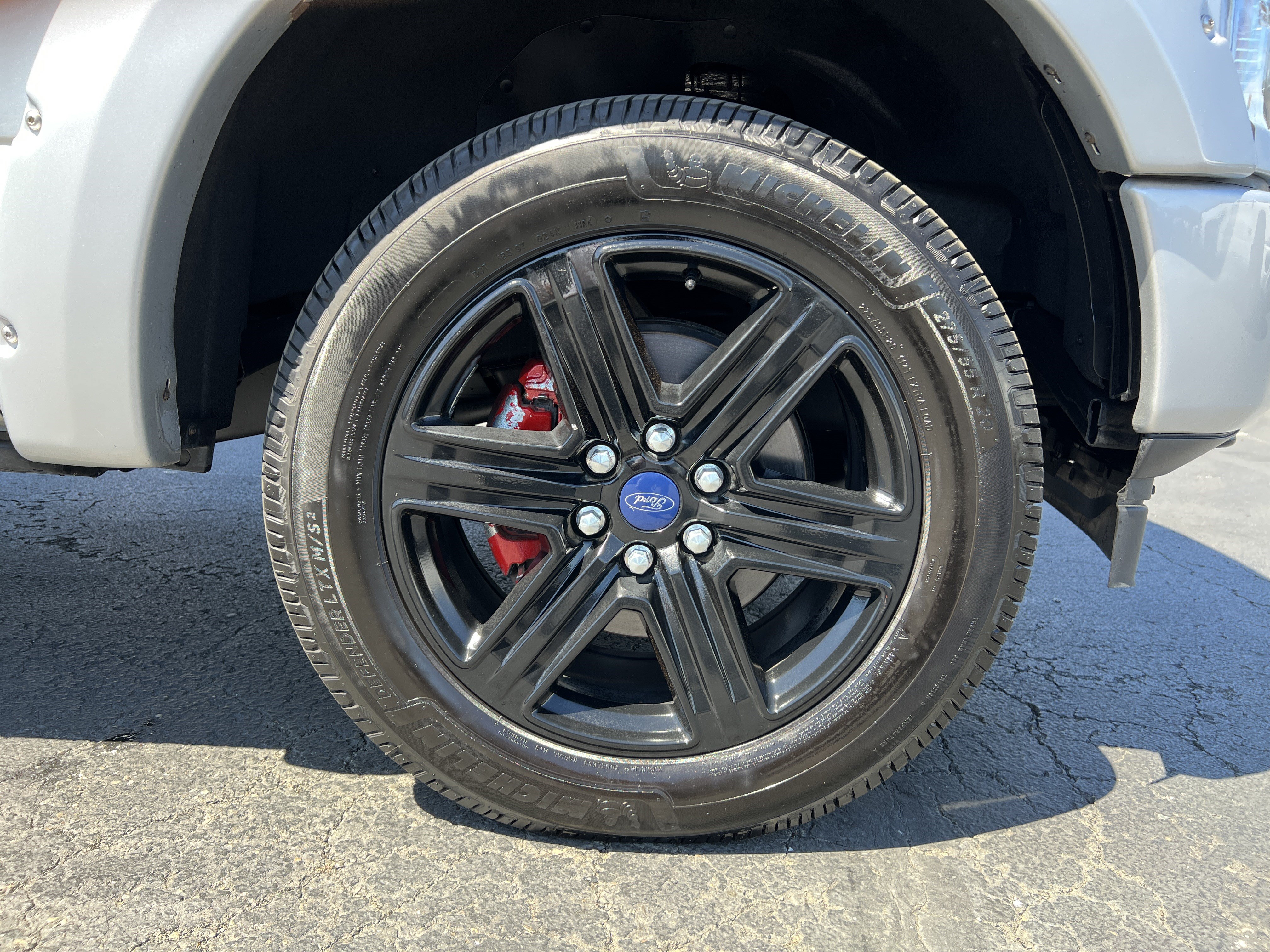 Used 2018 Ford F150 Lariat w/ Equipment Group 502A Luxury AWD/4WD image 12