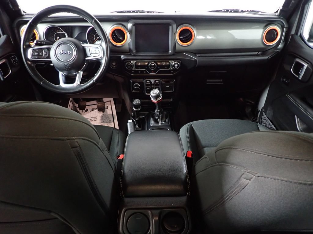 Used 2022 Jeep Wrangler Unlimited Sahara AWD/4WD image 31