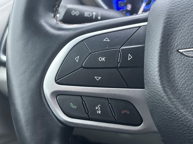 Used 2018 Chrysler Pacifica Touring-L Plus image 17