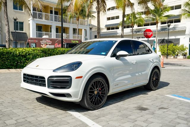 Used 2022 Porsche Cayenne GTS AWD/4WD image 2